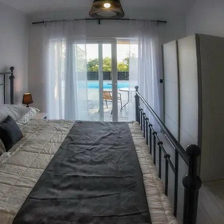 Holiday Villa Linardici