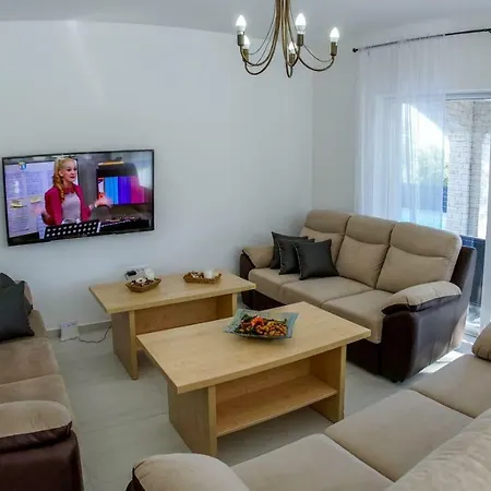 Holiday Villa *