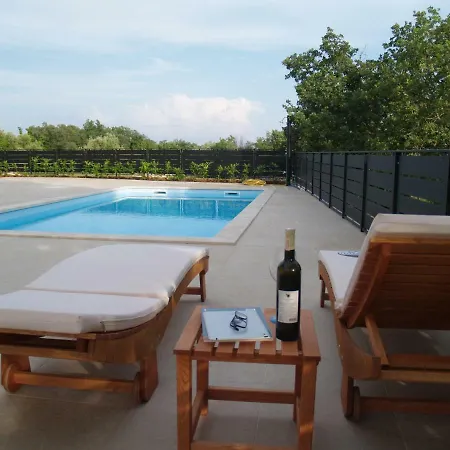 Holiday Villa Linardici
